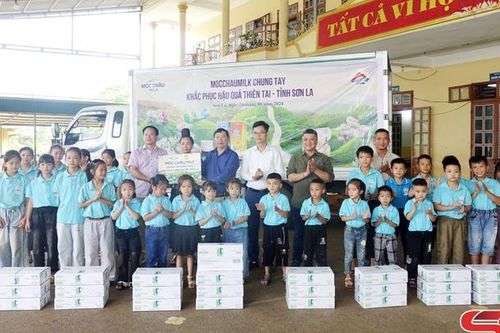 Hỗ trợ sữa uống, tiền mặt cho học sinh vùng thiên tai