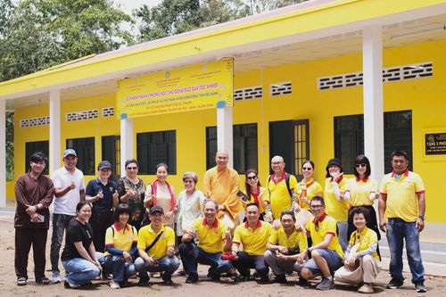Kiên Giang: Chùa Tường Nguyên khánh thành 3 phòng học và tặng quà cho học sinh Khmer