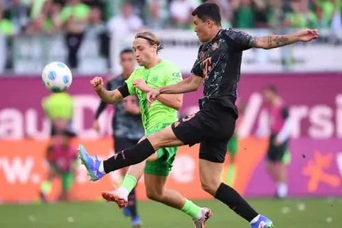 Bayern Munich có chiến thắng đầy khó khăn trước Wolfsburg
