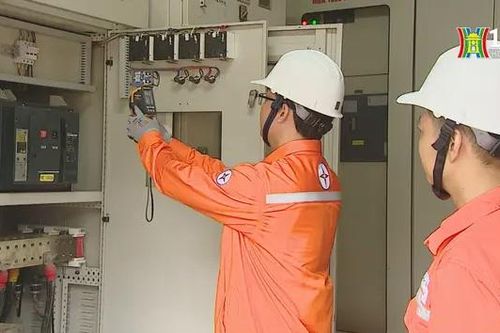 EVN lỗ gần 8.100 tỷ đồng trong 6 tháng