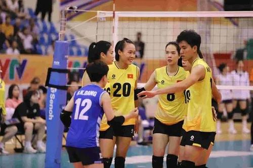Đội tuyển bóng chuyền nữ Việt Nam ngược dòng thắng Hàn Quốc