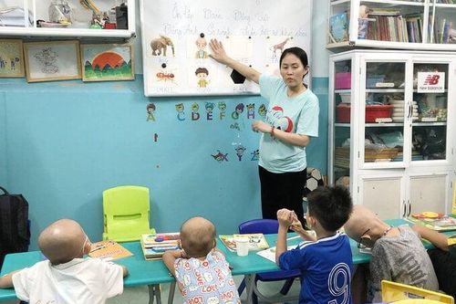Lớp học đặc biệt của những bệnh nhi ung thư
