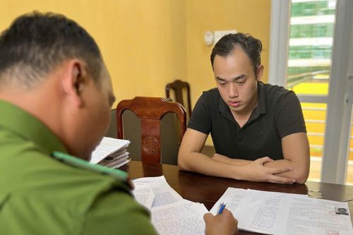 Mượn ô tô của bạn mang đi cầm cố rồi bỏ trốn