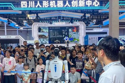 Trung Quốc thúc đẩy trí tuệ nhân tạo trong nghiên cứu và chế tạo robot