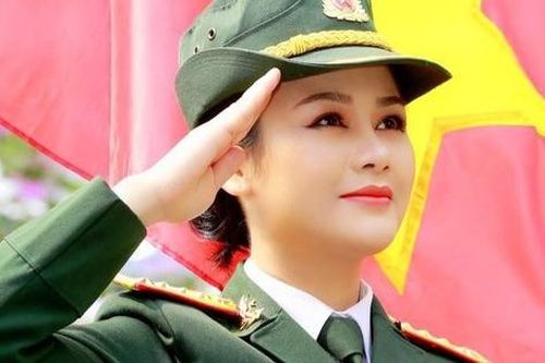 Nữ diễn viên mang hàm thiếu tá, diện mạo xinh đẹp nhưng toàn đóng vai đoản mệnh là ai?
