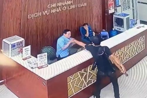 Công an triệu tập đối tượng hành hung bảo vệ chung cư bằng điếu cày