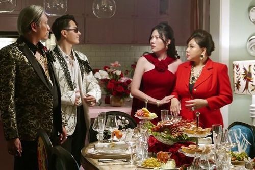 Diện mạo sang chảnh nhưng em gái Trấn Thành chỉ là 'con nhà giàu hàng fake'?