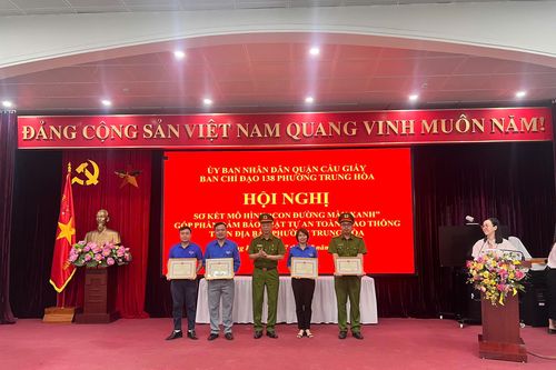 Chung tay góp sức tạo nên những 'con đường màu xanh' trên bản đồ giao thông Hà Nội
