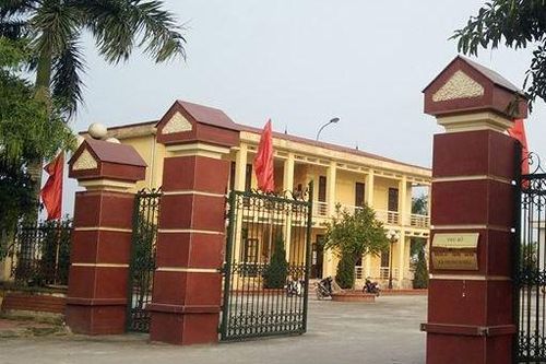 Khởi tố Chủ tịch Ủy ban nhân dân xã Trung Nghĩa cùng con trai tội lừa đảo