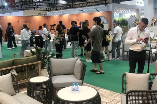 Hàng trăm doanh nghiệp tham gia Hội chợ hàng Việt Nam