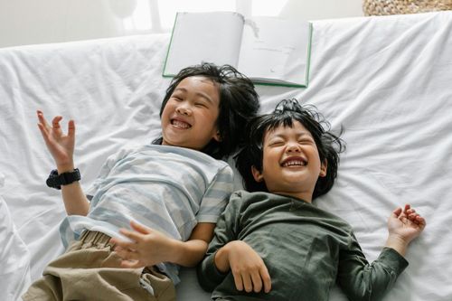 7 cách khen để không làm hư trẻ