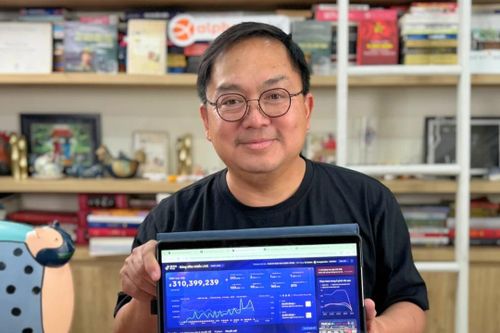 Phiên livestream bán sách 300 triệu đồng của tác giả Hoàng Nam Tiến