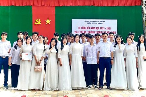 Một lớp 40 học sinh đều đậu đại học, nhiều trường thuộc tốp đầu