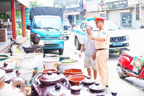 Huyện Ba Vì quyết liệt xử lý nghiêm vi phạm trật tự đô thị dịp 2/9