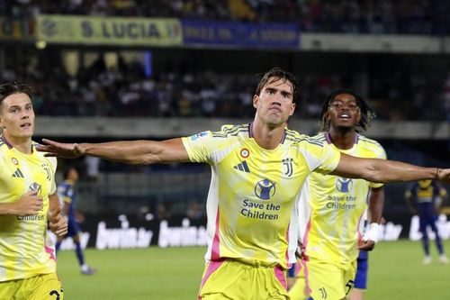 Juventus đứng đầu Serie A sau chiến thắng đậm trước Verona