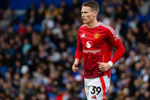 MU bị huyền thoại chỉ trích thẳng thừng vì bán McTominay cho Napoli