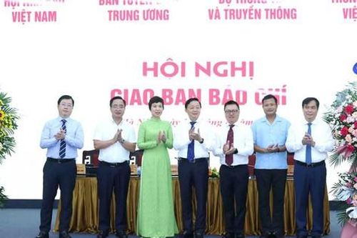 Báo chí cần tiếp tục chủ động vào cuộc, đồng hành cùng Chính phủ, tạo sự đồng thuận