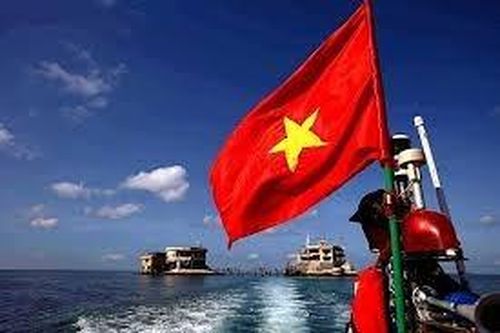Hình thức xử phạt đối với hành vi vi phạm quy định về treo cờ quốc tịch trên tàu cá?