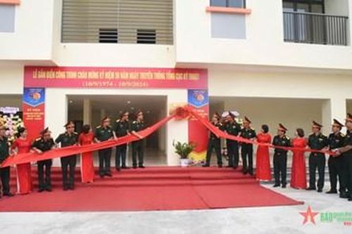 Tổng cục Kỹ thuật: Gắn biển công trình nhà ở công vụ chào mừng kỷ niệm 50 năm ngày truyền thống