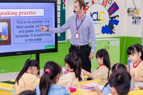 TPHCM: Thí điểm tiếng Anh thành ngôn ngữ thứ 2 trong trường học từ năm học 2025-2026