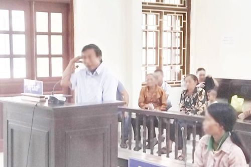 Người đàn ông hành hạ con gái ruột lĩnh 24 tháng tù giam