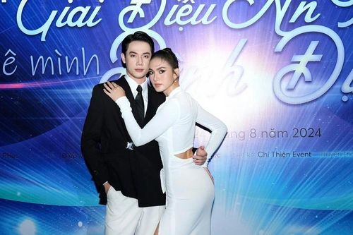 Siêu mẫu Anh Thư gợi cảm 'nghẹt thở' bên Á vương Mr World Vietnam 2024