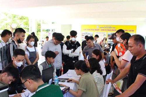 Ưu tiên chỗ ở ký túc xá cho tân sinh viên