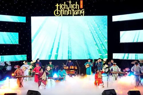 Học sinh, sinh viên tranh tài trình diễn nhạc cụ truyền thống
