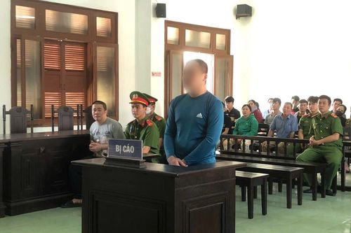 Đâm chết bạn vì không chịu vào hát karaoke cùng