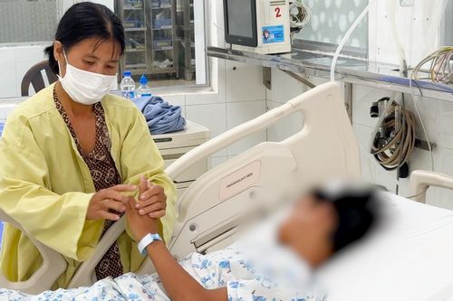 Cứu sống thành công bệnh nhi 13 tuổi bị sét đánh
