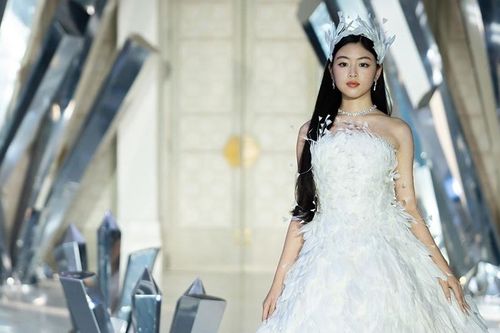 Lọ Lem con gái Quyền Linh xinh đẹp như nàng công chúa
