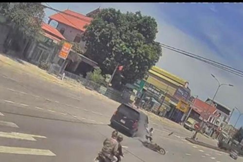 Va chạm với ô tô khi qua đường ở Diễn Châu, 1 người tử vong tại chỗ