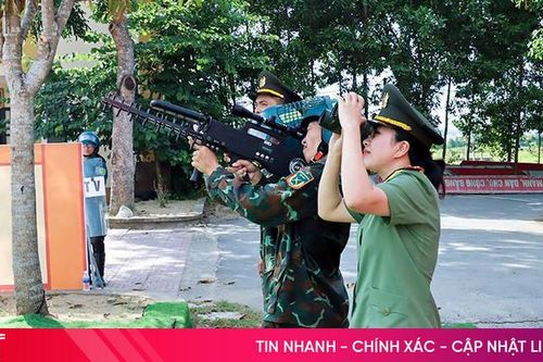 Thực binh diễn tập phòng thủ tại huyện Đức Thọ