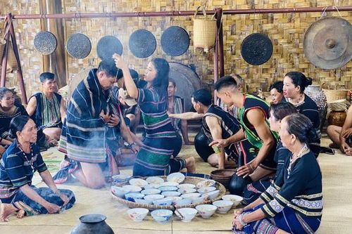 Đam Rông tuổi hai mươi