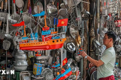 Phố Hàng Thiếc - nơi lưu giữ nghề cũ trong lòng phố xưa