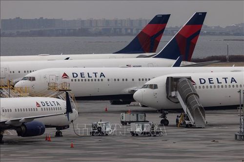 Nổ lốp máy bay của hãng Delta Air Lines, ít nhất 2 người tử vong