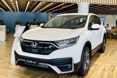 Giá lăn bánh Honda CR-V cuối tháng 8/2024 cực rẻ kèm ưu đãi hấp dẫn, nhăm nhe soán ngôi Mazda CX-5