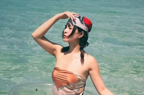 Diễn viên Thùy Trang 'Gió Nghịch Mùa' khoe nhan sắc nóng bỏng, U40 chưa lập gia đình vì lý do này