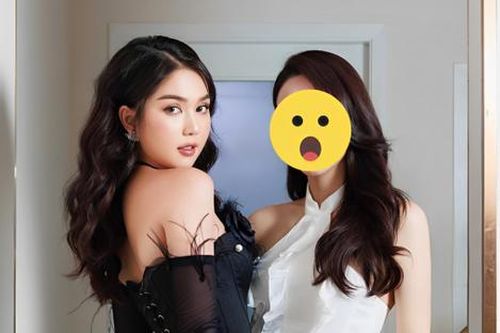 'Chị gái' lớn hơn 3 tuổi của Ngọc Trinh hở bạo sau sinh