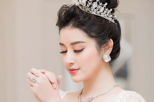 Bất ngờ về tình yêu của Á hậu Huyền My khi lộ nhẫn kim cương