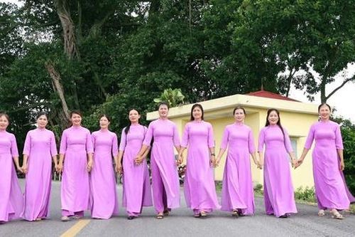 Hơn 800 tác phẩm dự thi Thử thách 'Check in Hanoi' với Áo dài