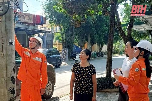 Điện lực khu vực thị xã Bỉm Sơn - Hà Trung tăng cường công tác kiểm tra, ngăn ngừa hành vi vi phạm sử dụng điện trên địa bàn