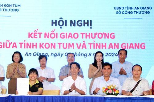 An Giang và Kon Tum giao thương kết nối sản phẩm