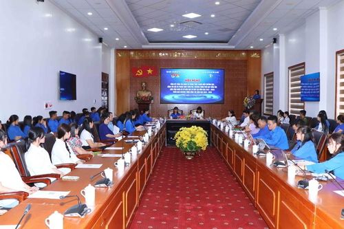 Tuyên dương ''Sinh viên 5 tốt'', ''Học sinh 3 rèn luyện'', ''Học sinh 3 tốt'', ''Giáo viên trẻ tiêu biểu'