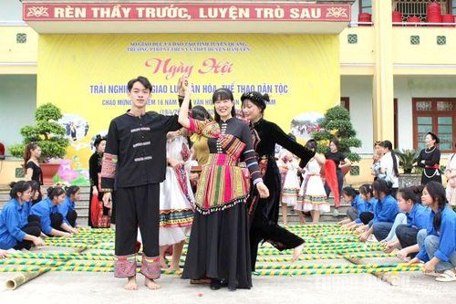 Giáo dục vùng đồng bào dân tộc thiểu số: Đổi thay tích cực