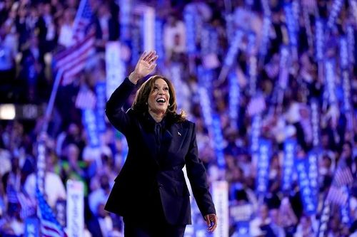 Quốc tế nổi bật: Bà Kamala Harris vẫn được ủng hộ hơn ông Donald Trump