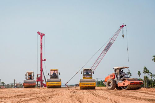 Hơn 4.000 nhân sự làm việc ngày đêm trên cao tốc Quảng Ngãi - Hoài Nhơn