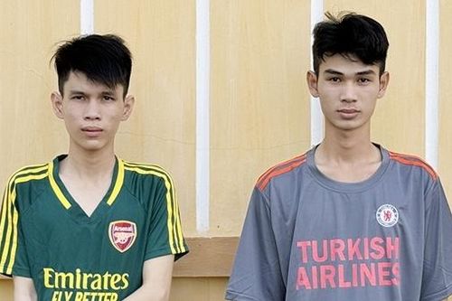 Bị nhắc nhở vi phạm, 2 thanh niên chặn đường chém quản lý công ty