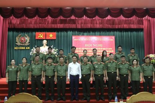 Quán triệt Quy định 144 của Bộ Chính trị về chuẩn mực đạo đức cán bộ, đảng viên