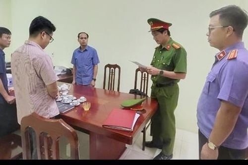 'Ăn bám' dự án giải phóng mặt bằng hồ chứa nước, 7 cán bộ ở Hòa Bình bị khởi tố